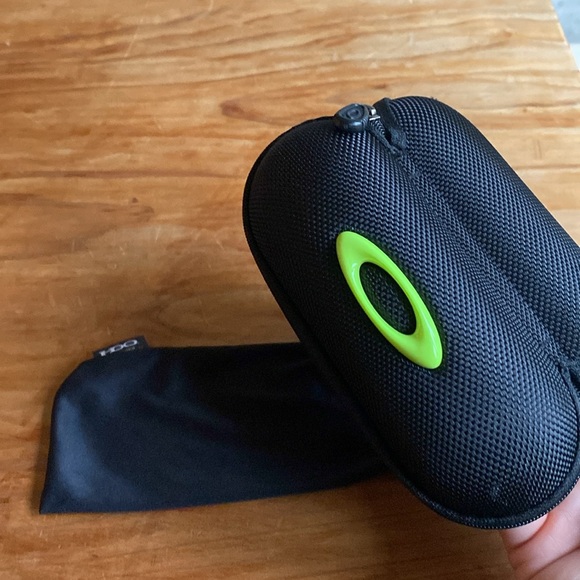 🆕 Oakley Kids Hardcase - Picture 3 of 3